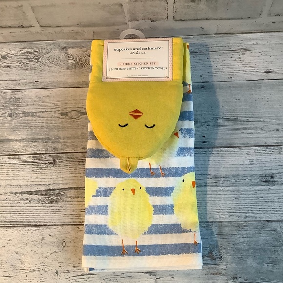 Cupcakes & Cashmere 4pc Fuzzy Chicks Mini Oven Mitt And Kitchen Towel Set - Picture 1 of 3